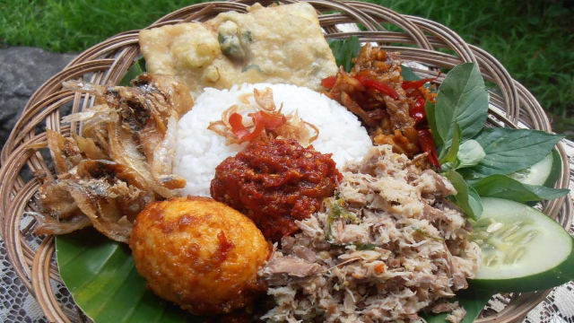 Sego Megono: Warisan Kuliner Sederhana yang Kaya Rasa dari Pekalongan